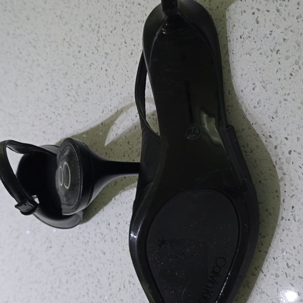 Shoes - Picture 4 of 4